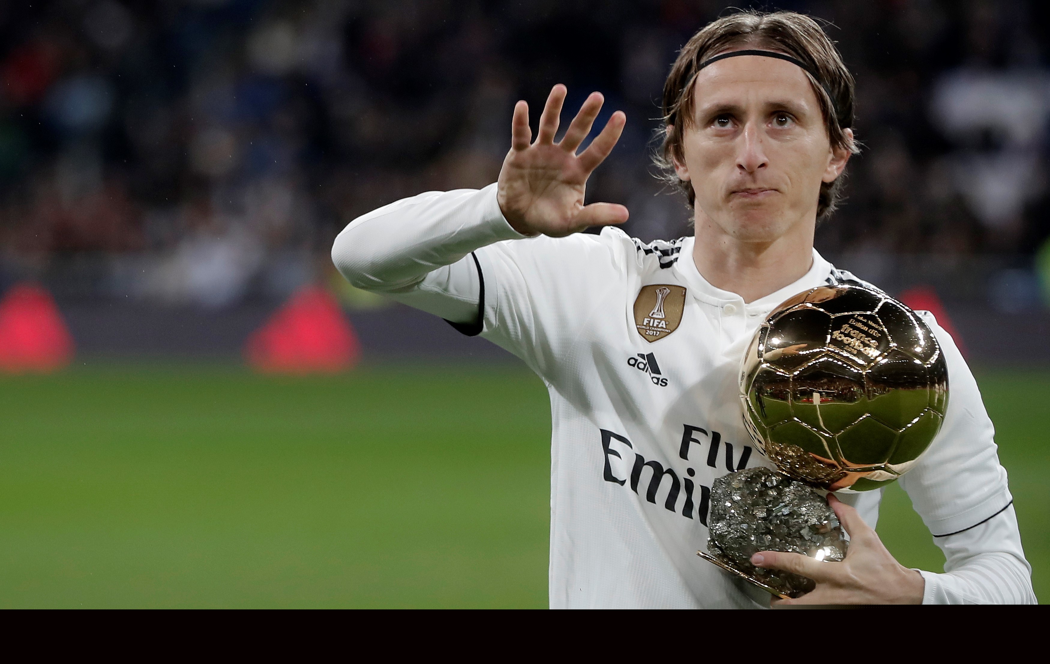 建队基石！武磊、颜骏凌等7人随海港四夺中超冠军