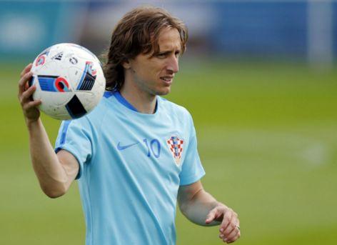 篮球湖人球员社媒晒训练日常